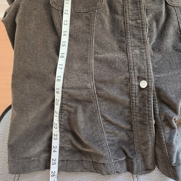 Live a little men's green forest short length sporty jacket. - Picture 5 of 8